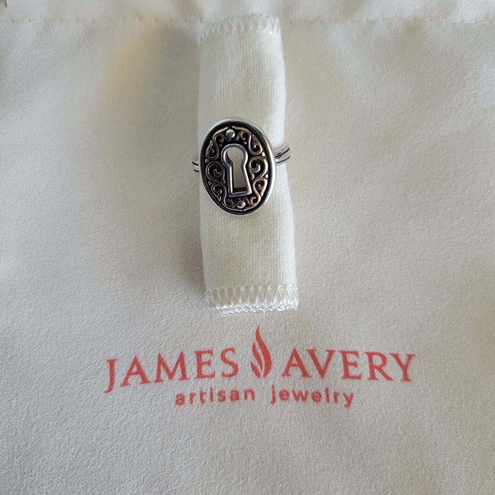 Retired James Avery Lock Ring